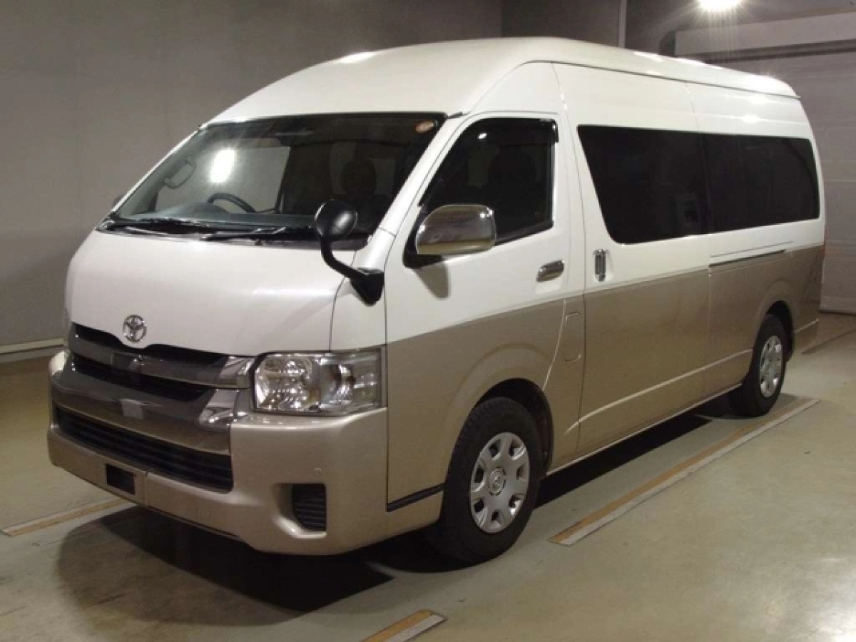 TOYOTA HIACE TRH224W 2020
