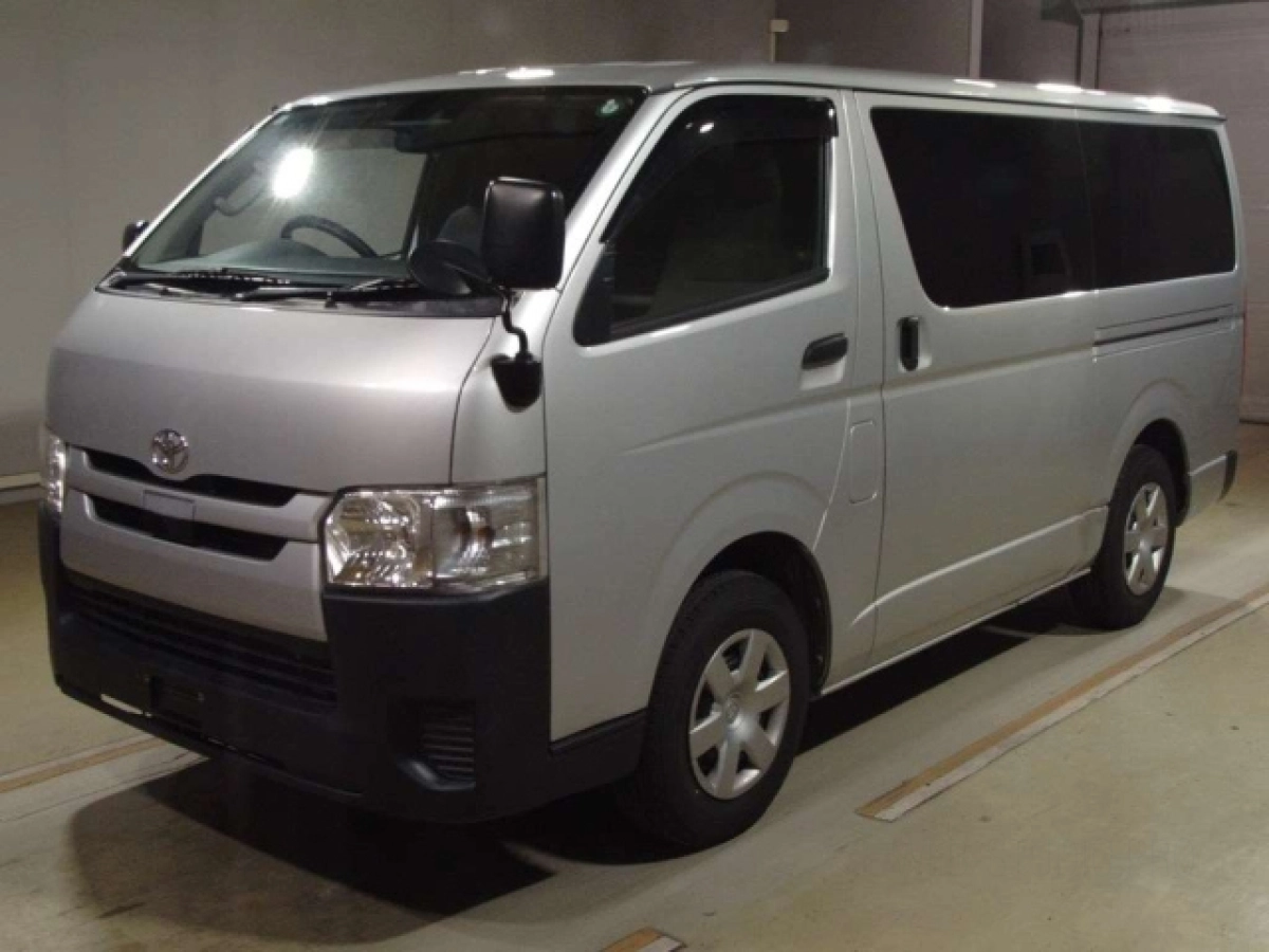 TOYOTA HIACE VAN TRH200V 2020