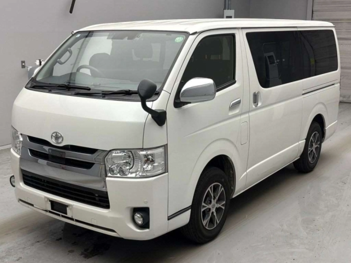 TOYOTA HIACE VAN GDH206V 2019