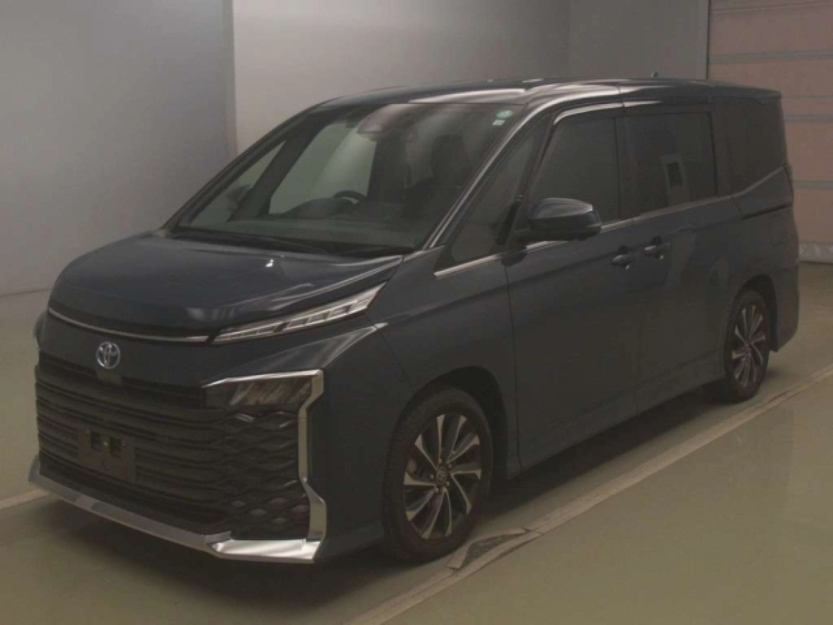 TOYOTA VOXY ZWR90W 2022