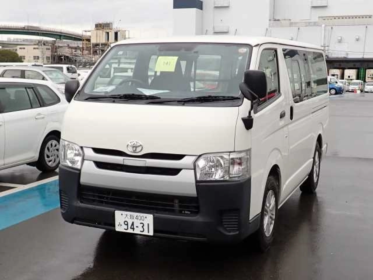 TOYOTA HIACE VAN TRH200V 2020