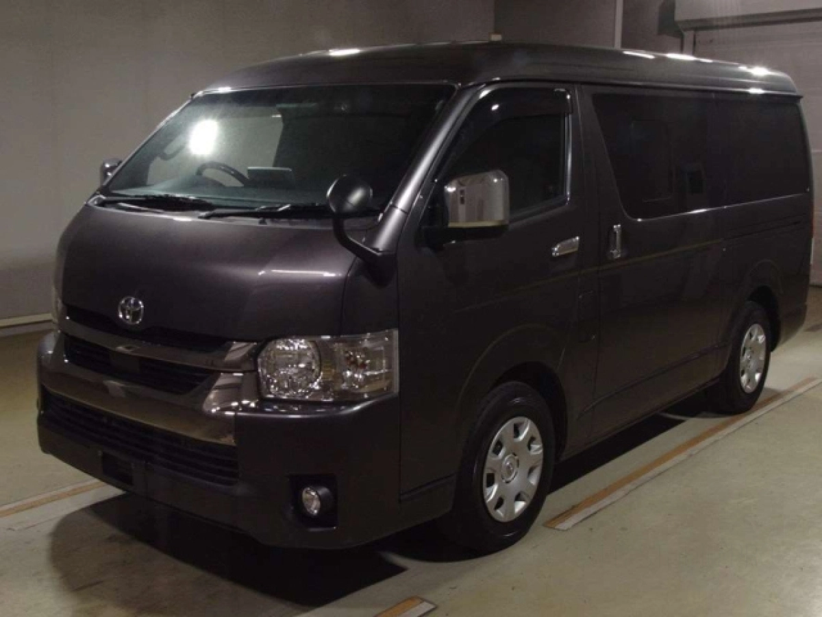 TOYOTA HIACE VAN GDH211K 2020
