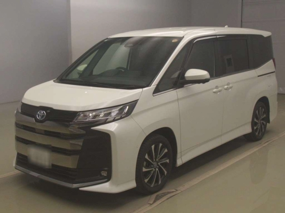 TOYOTA NOAH ZWR90W 2022