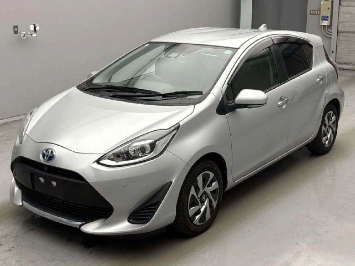 TOYOTA AQUA NHP10 2020