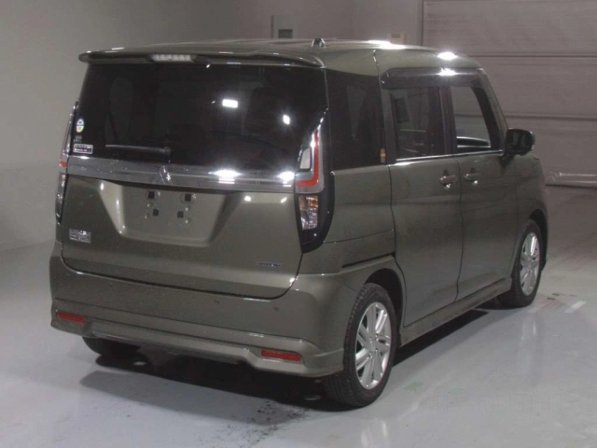 MITSUBISHI DELICA D2