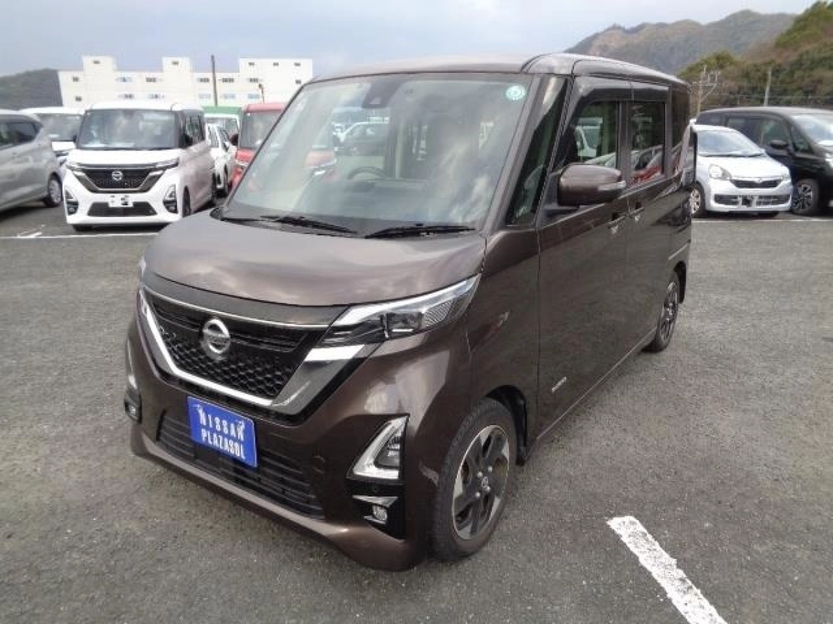 NISSAN ROOX