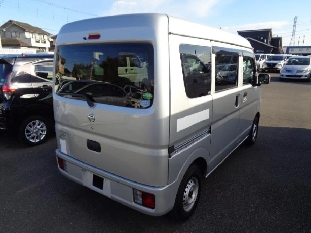 NISSAN CLIPPER VAN