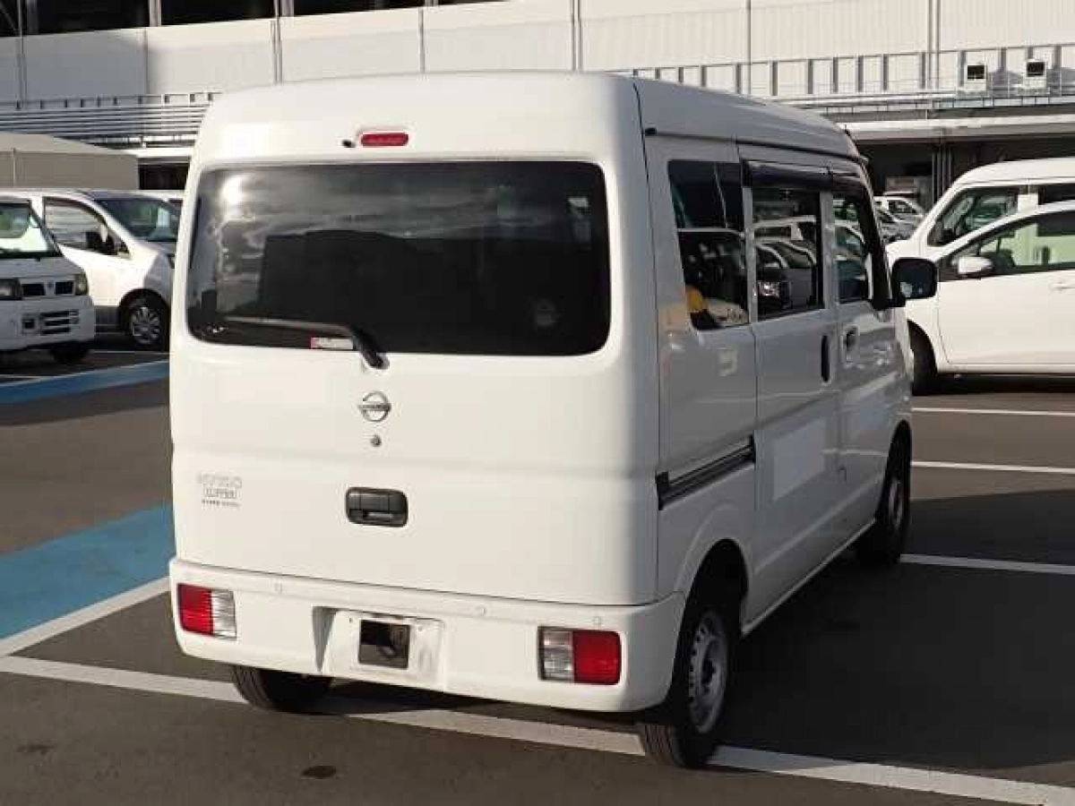 NISSAN CLIPPER VAN