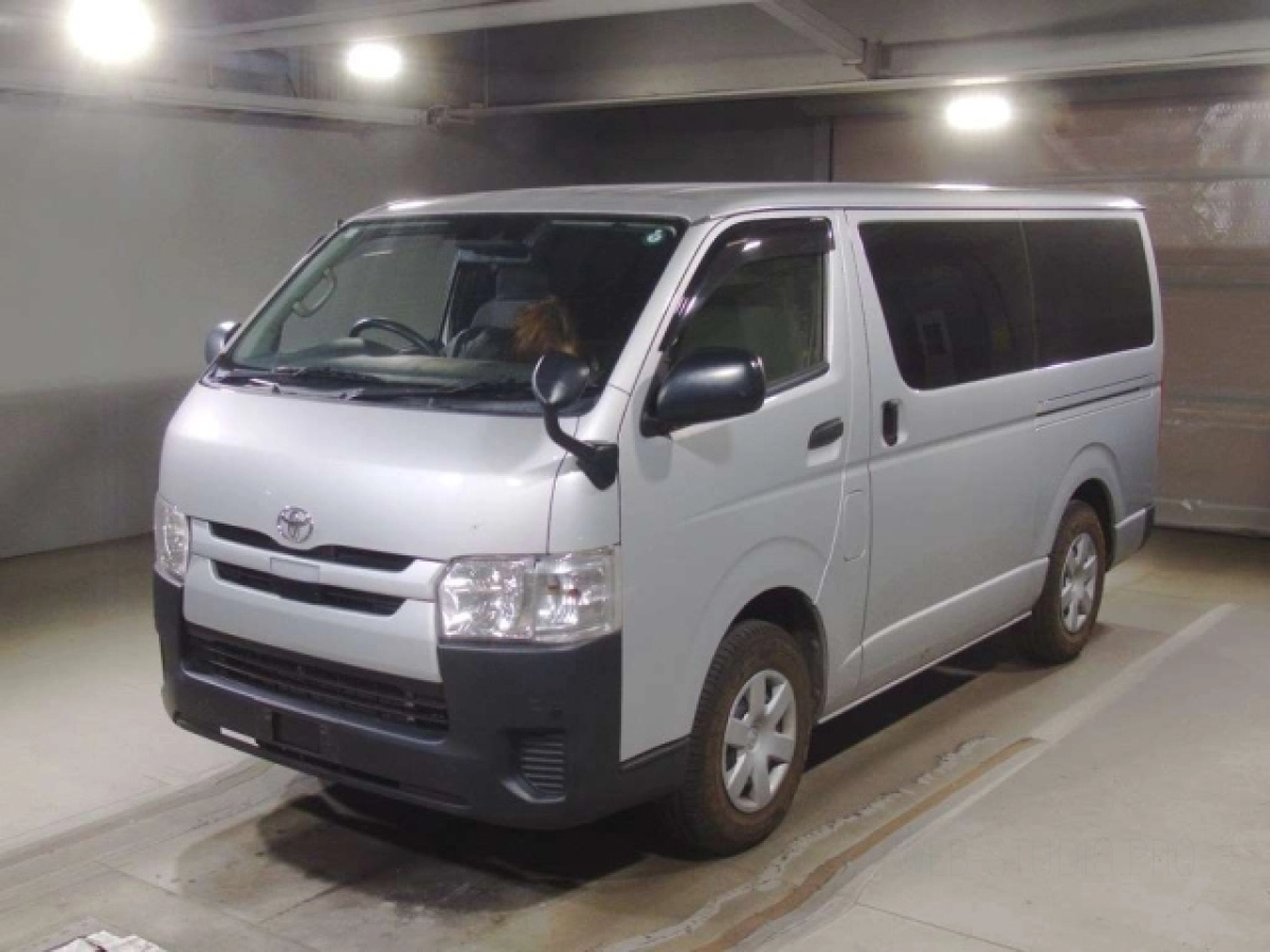 TOYOTA HIACE VAN TRH200V 2019