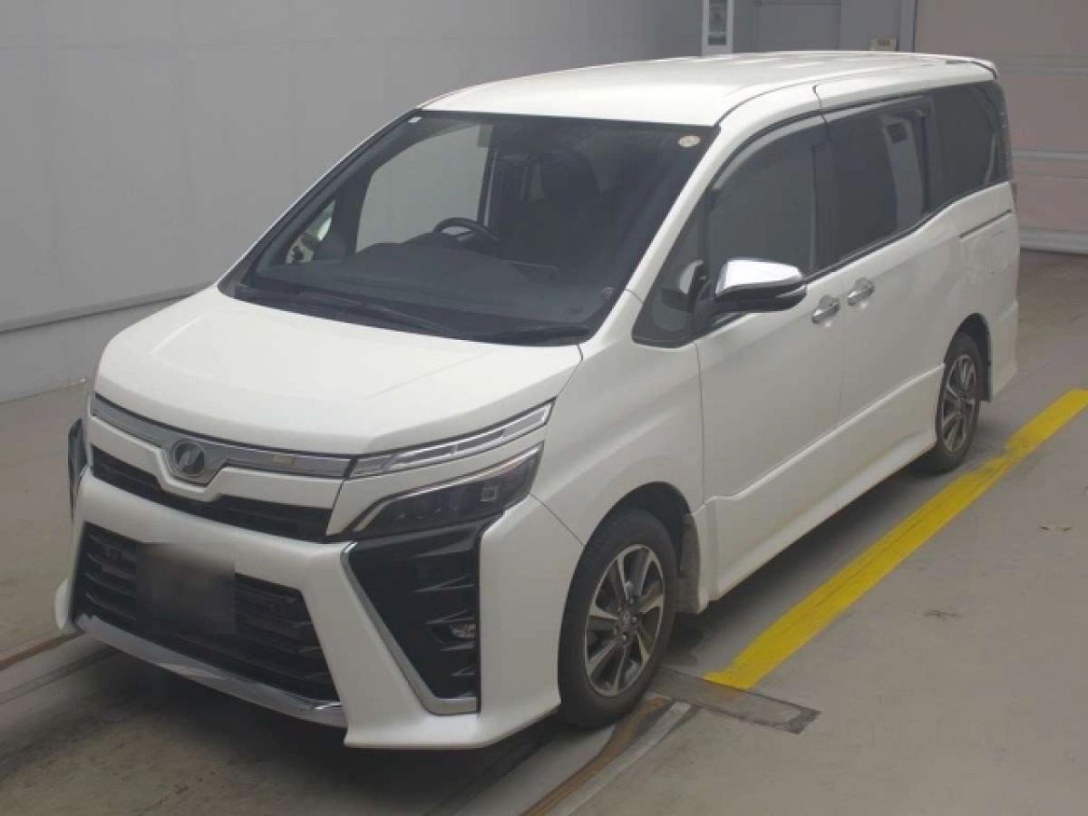 TOYOTA VOXY ZRR80W 2020
