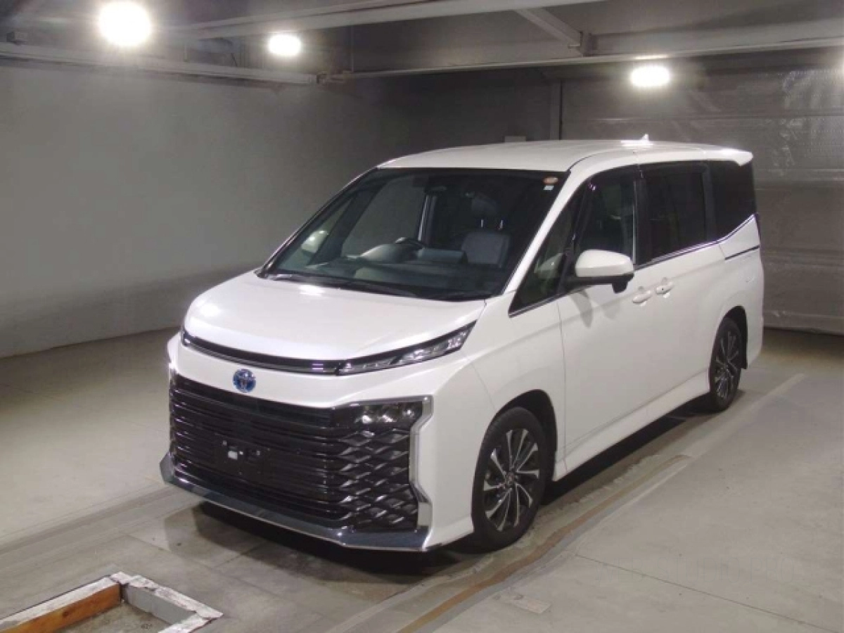 TOYOTA VOXY ZWR90W 2023