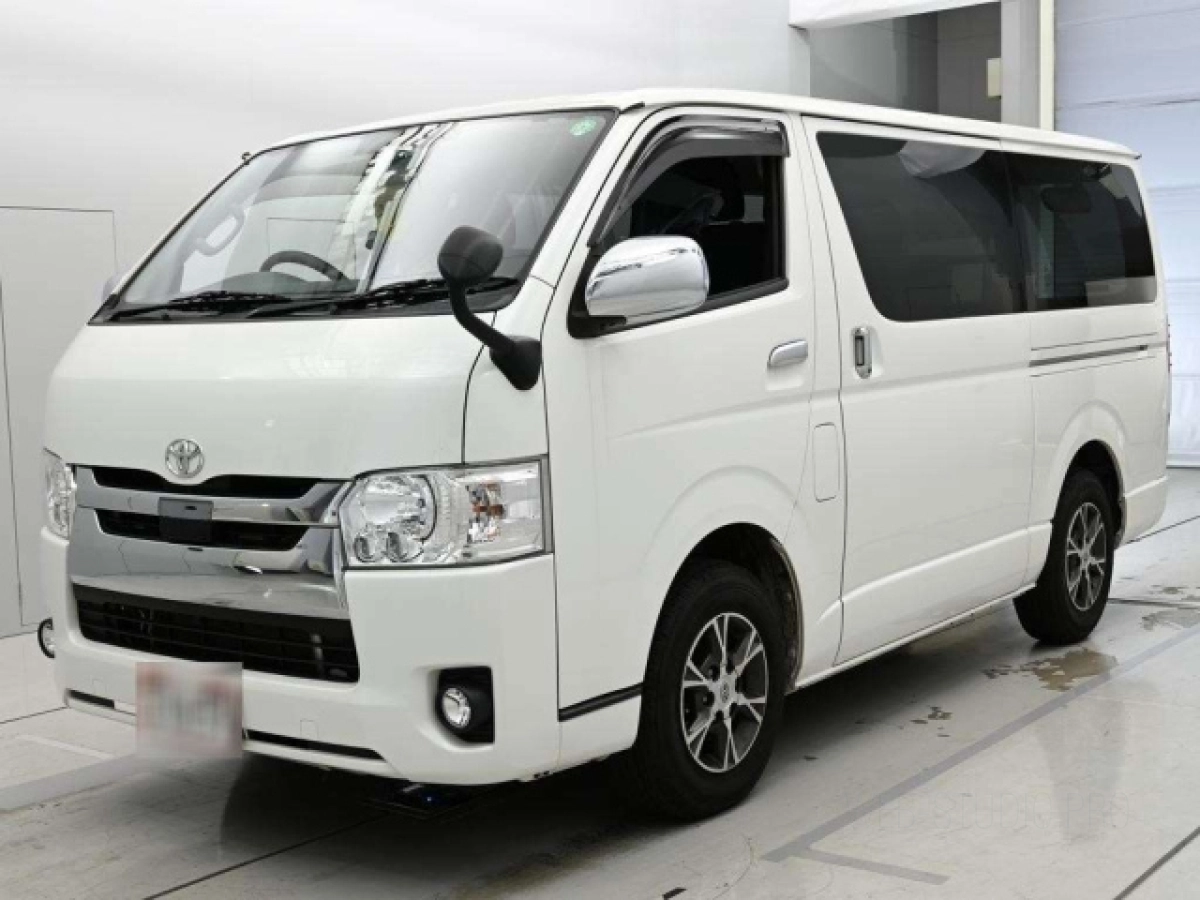 TOYOTA REGIUS ACE VAN