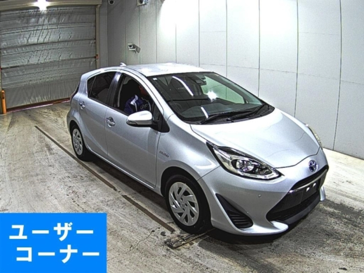 TOYOTA AQUA NHP10 2019