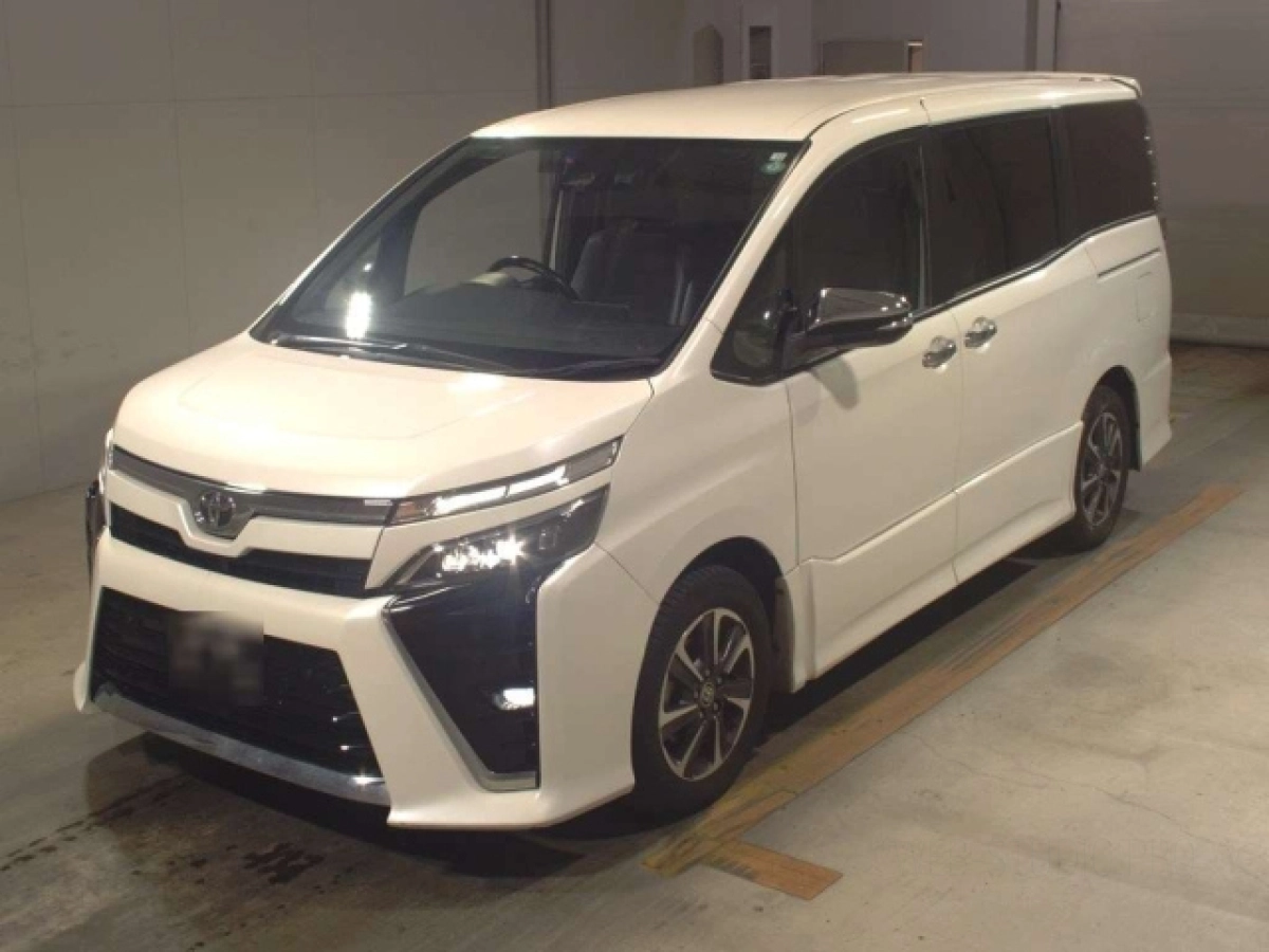 TOYOTA VOXY ZRR80W 2020