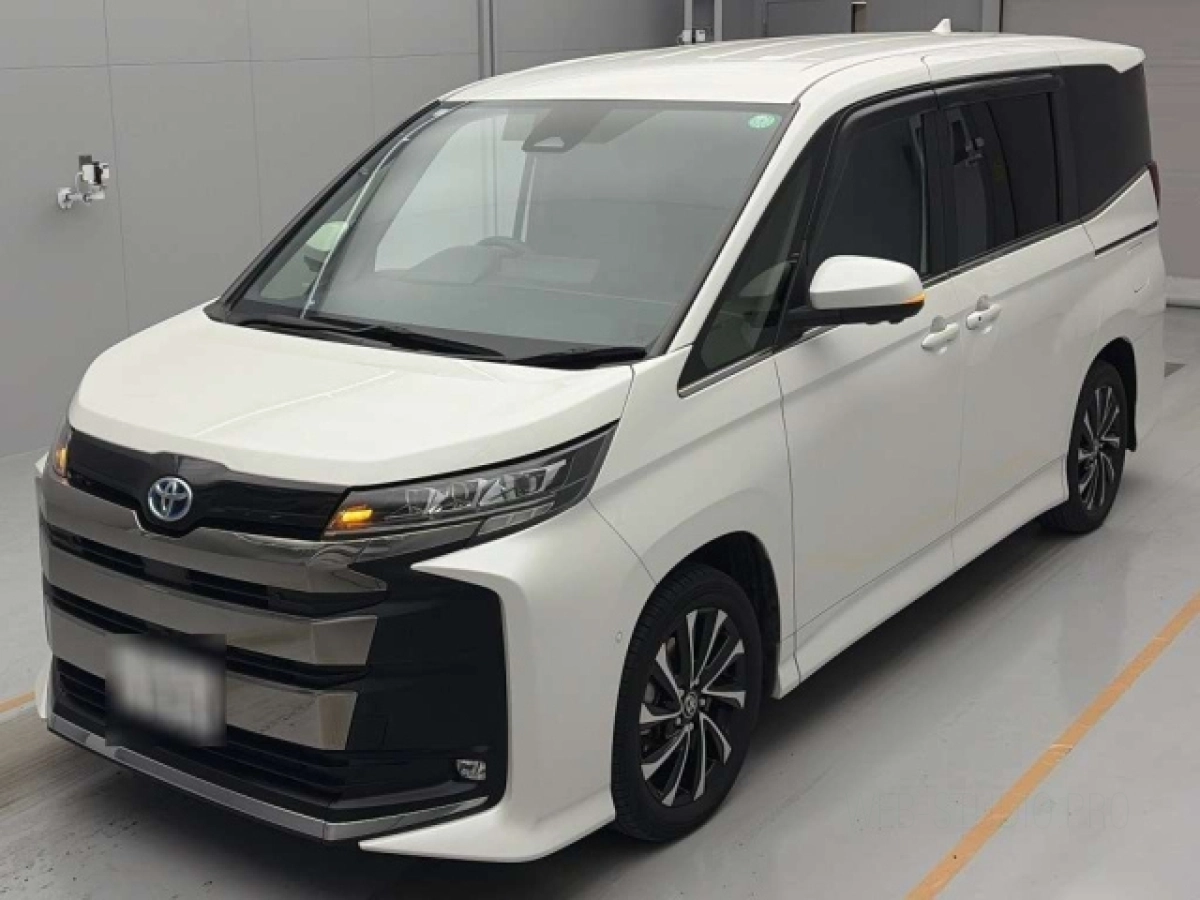TOYOTA NOAH ZWR90W 2023