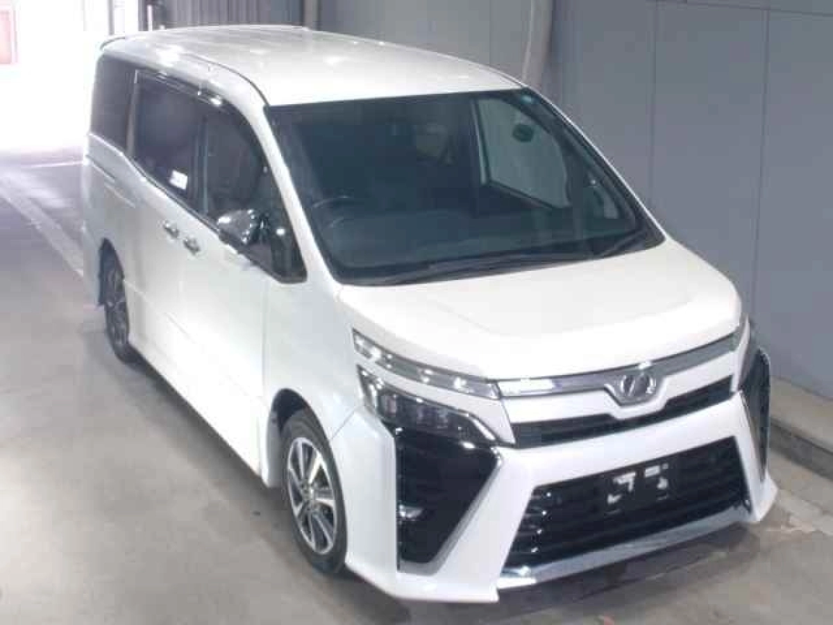 TOYOTA VOXY ZRR80W 2019