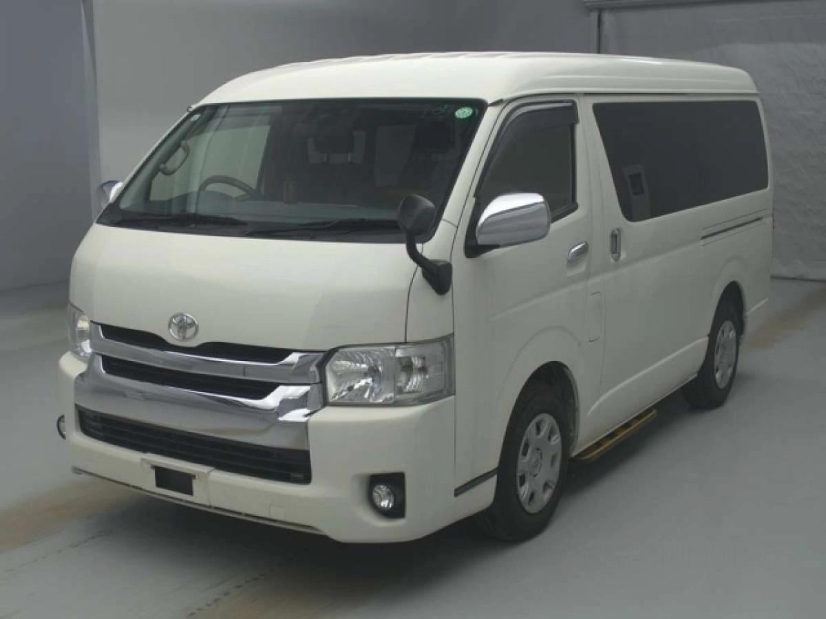 TOYOTA HIACE TRH214W 2019