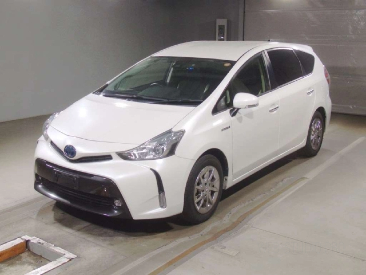 TOYOTA PRIUS ALPHA ZVW40W 2019