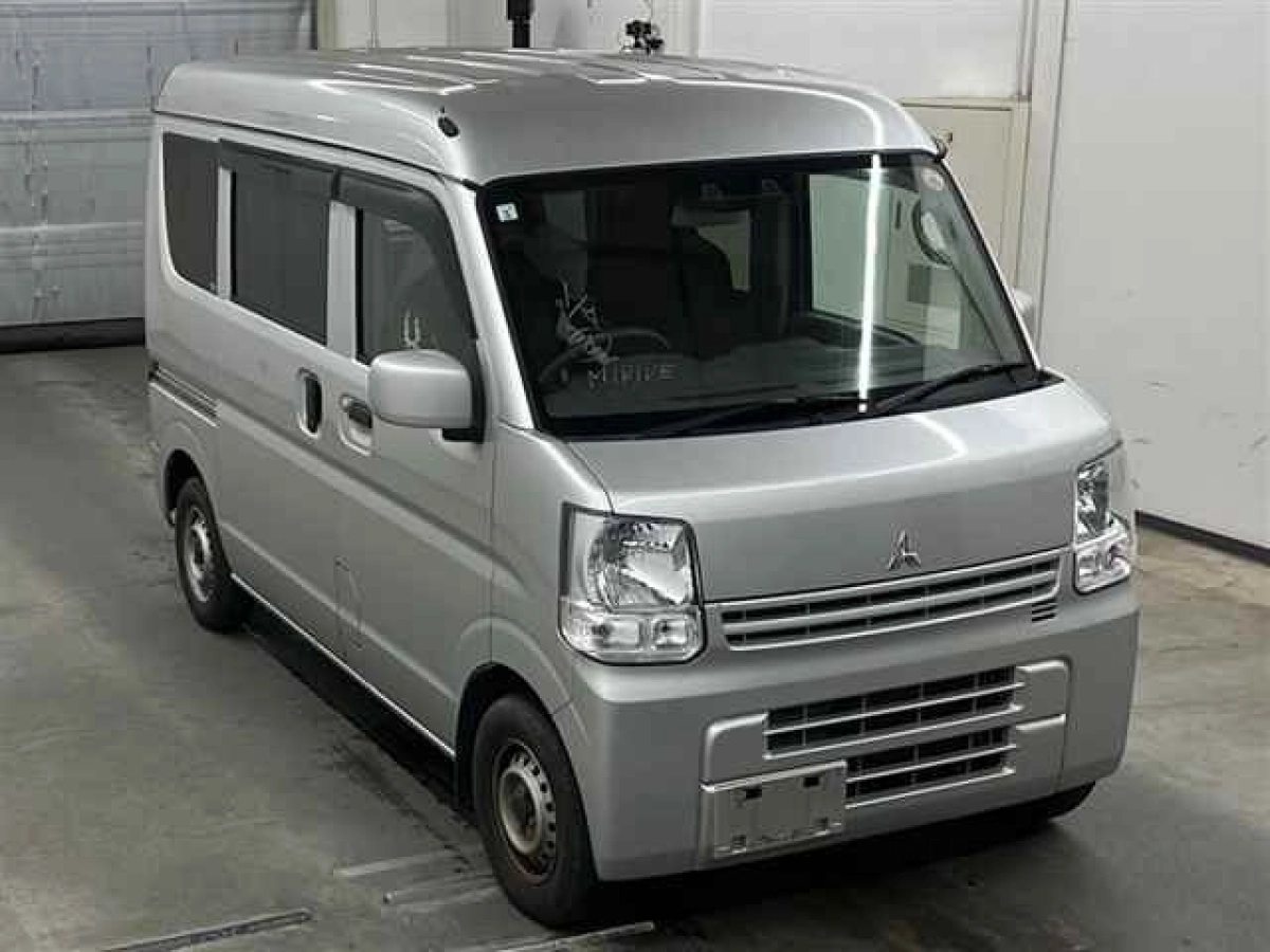 MITSUBISHI MINICAB VAN