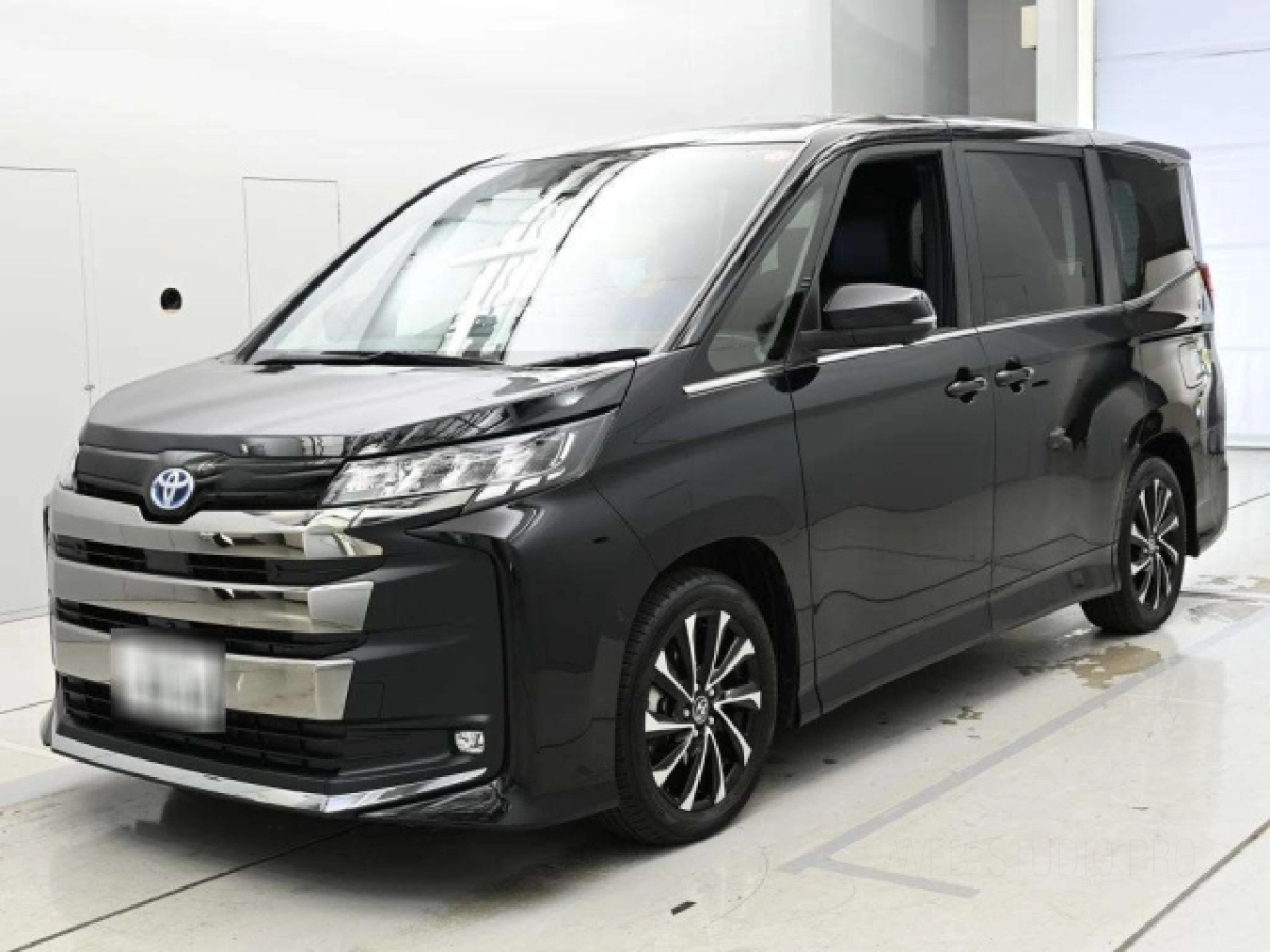 TOYOTA NOAH ZWR90W 2024