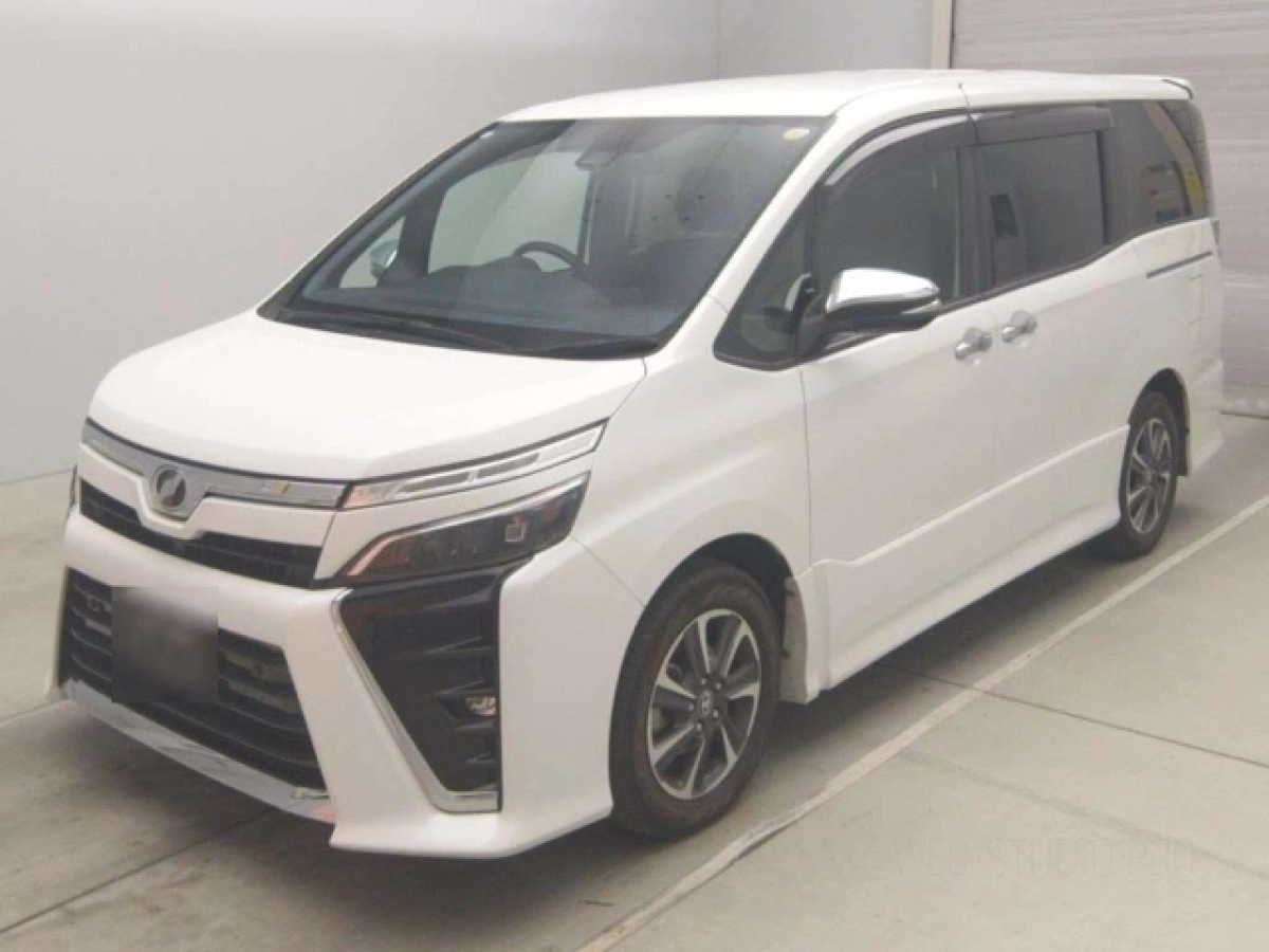TOYOTA VOXY ZRR80W 2020