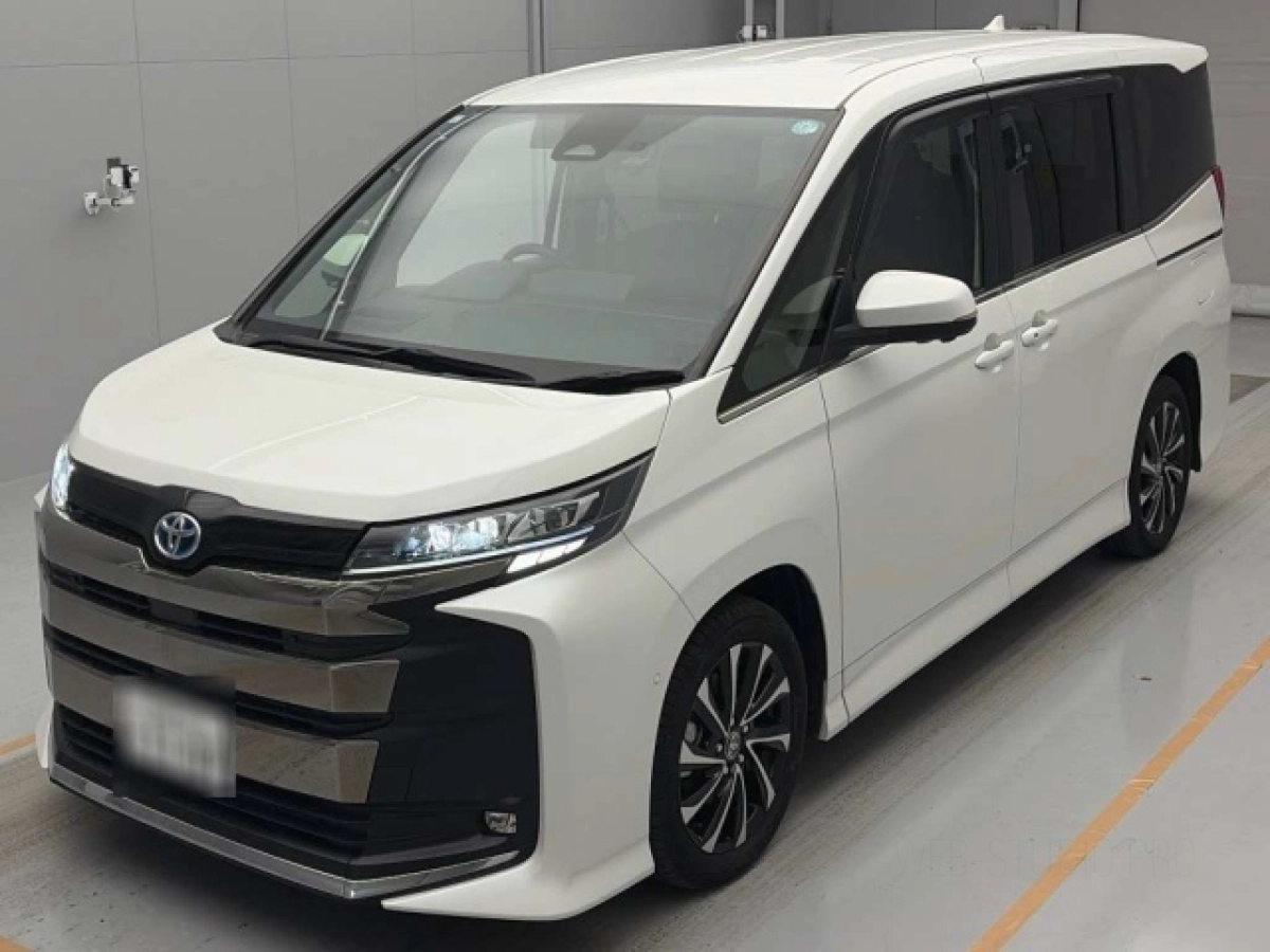 TOYOTA NOAH ZWR90W 2023