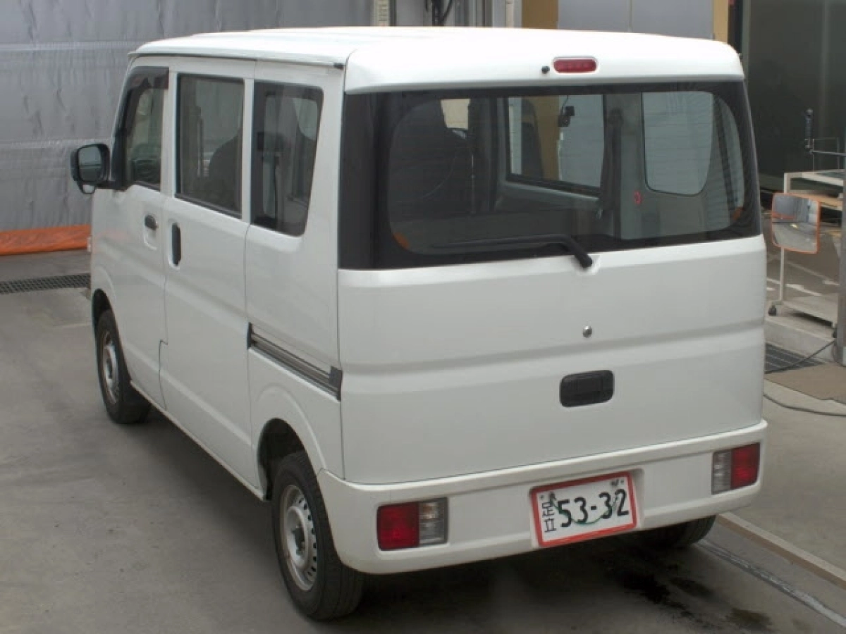 NISSAN CLIPPER VAN