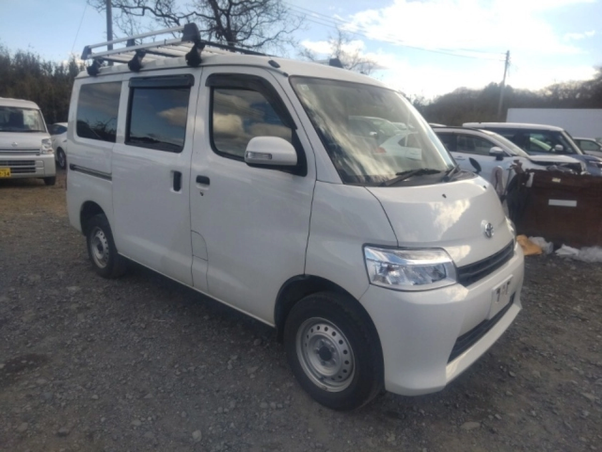 TOYOTA TOWN ACE VAN
