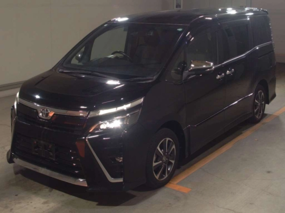 TOYOTA VOXY ZRR80W 2020