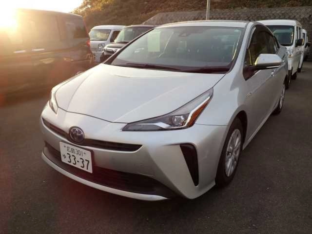 TOYOTA PRIUS ZVW51 2019