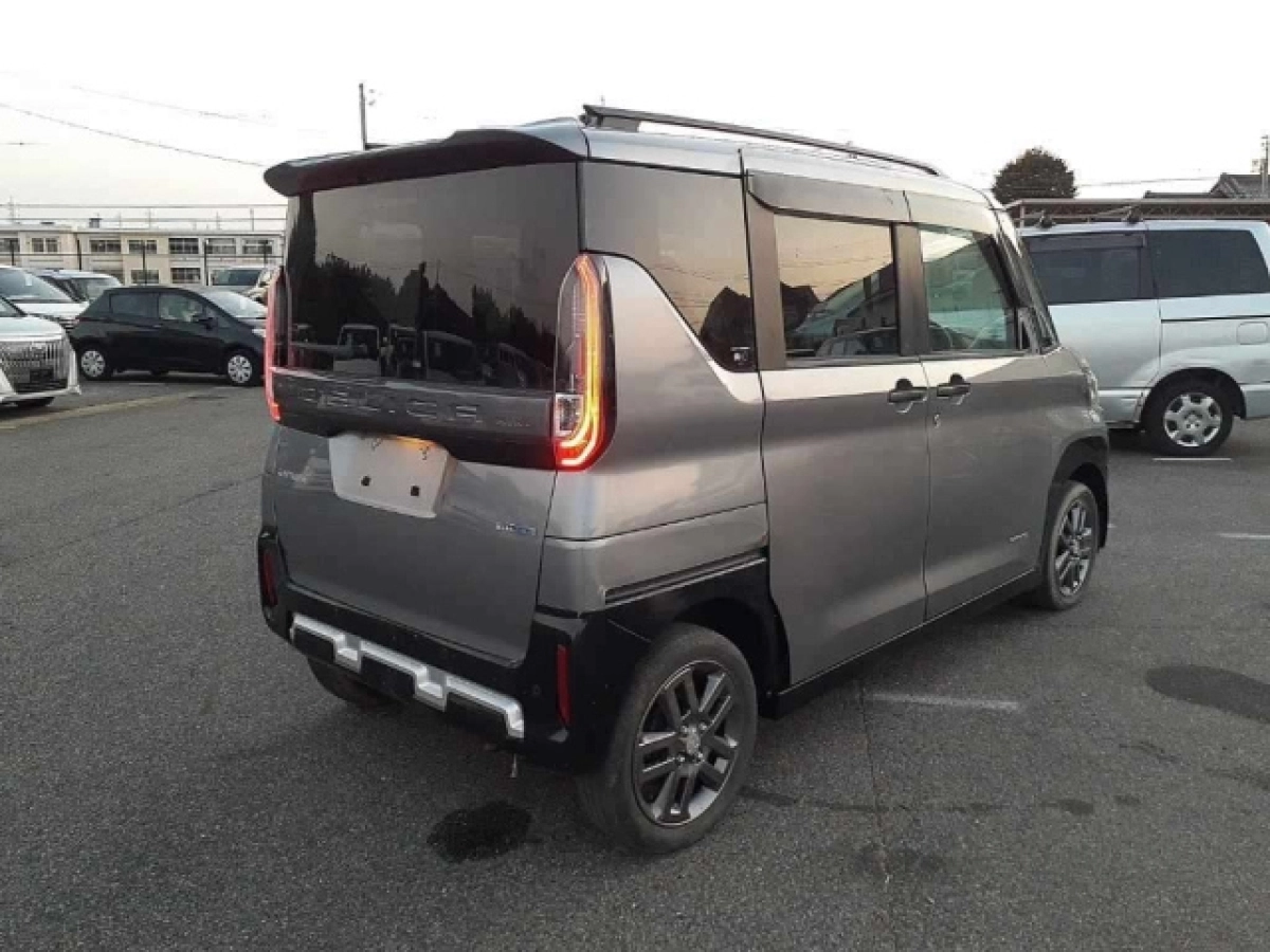 MITSUBISHI DELICA MINI