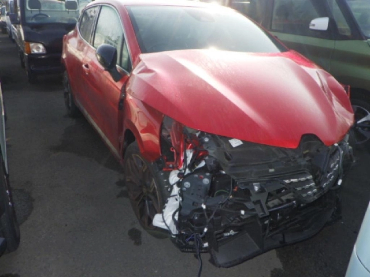 RENAULT LUTECIA BJAH5H 2023