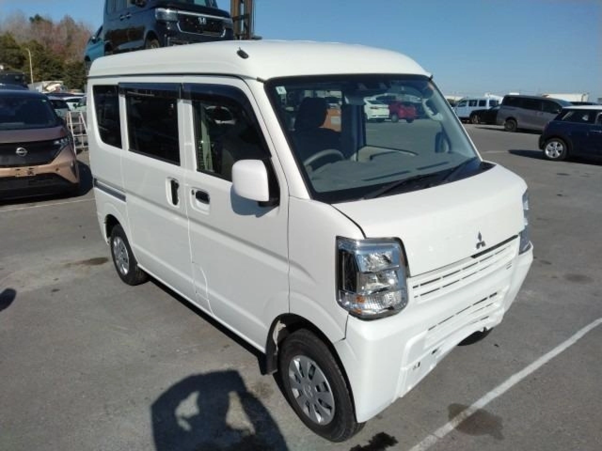 MITSUBISHI MINICAB VAN