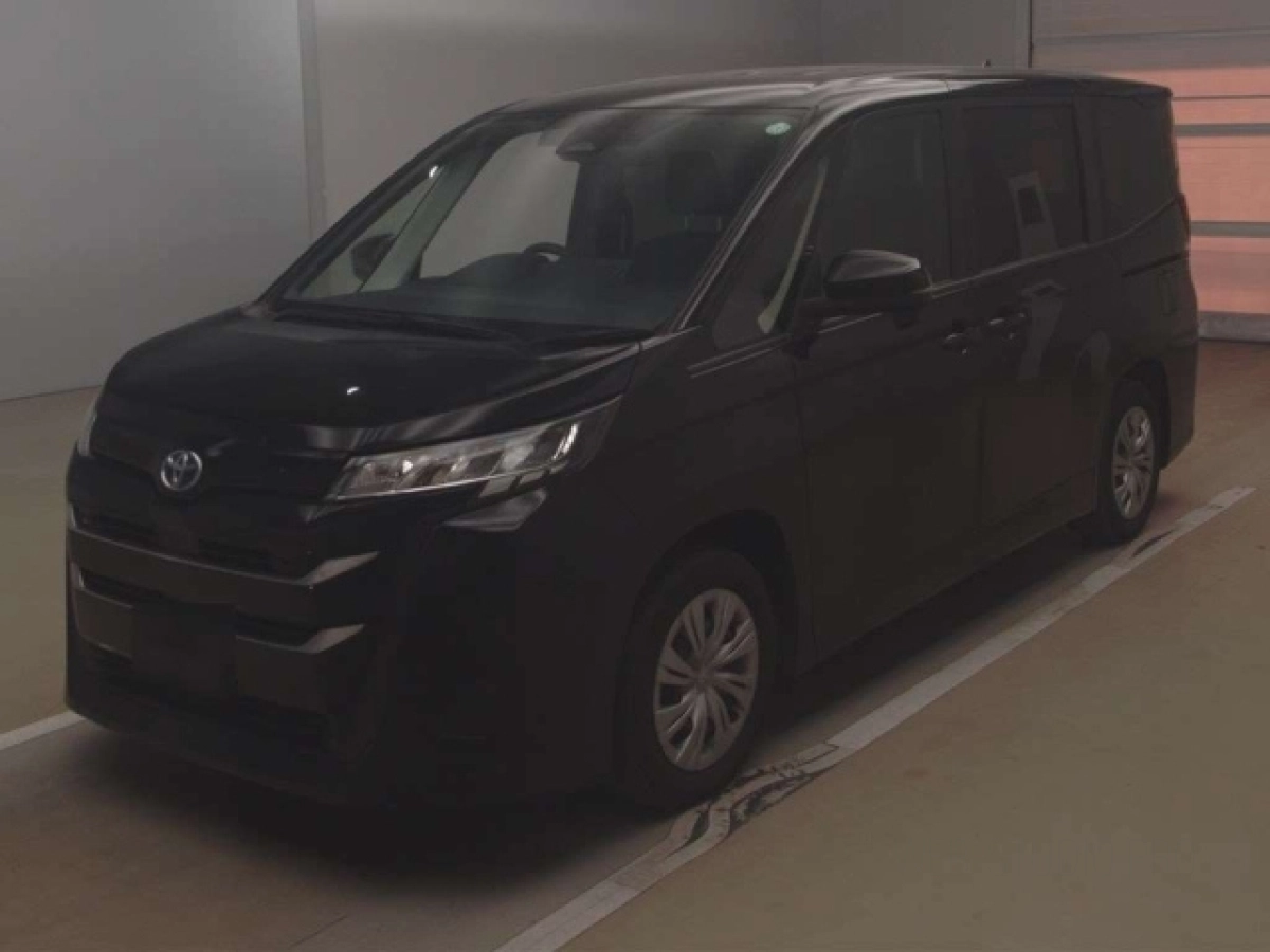 TOYOTA NOAH ZWR90W 2022