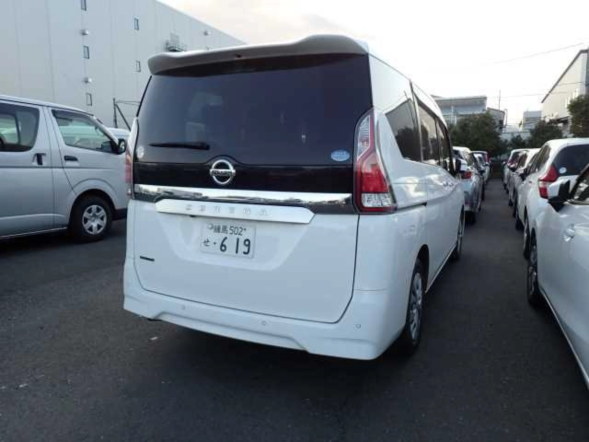 NISSAN SERENA