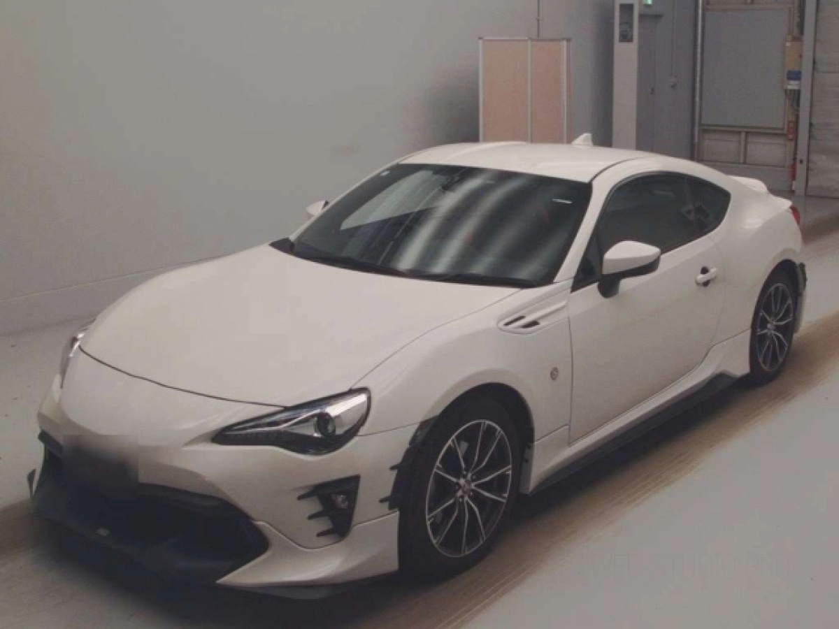 TOYOTA 86 ZN6 2021