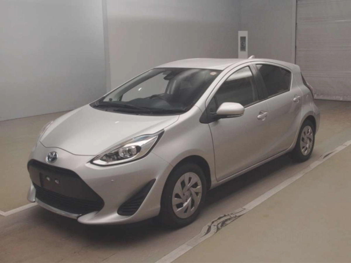 TOYOTA AQUA NHP10 2021