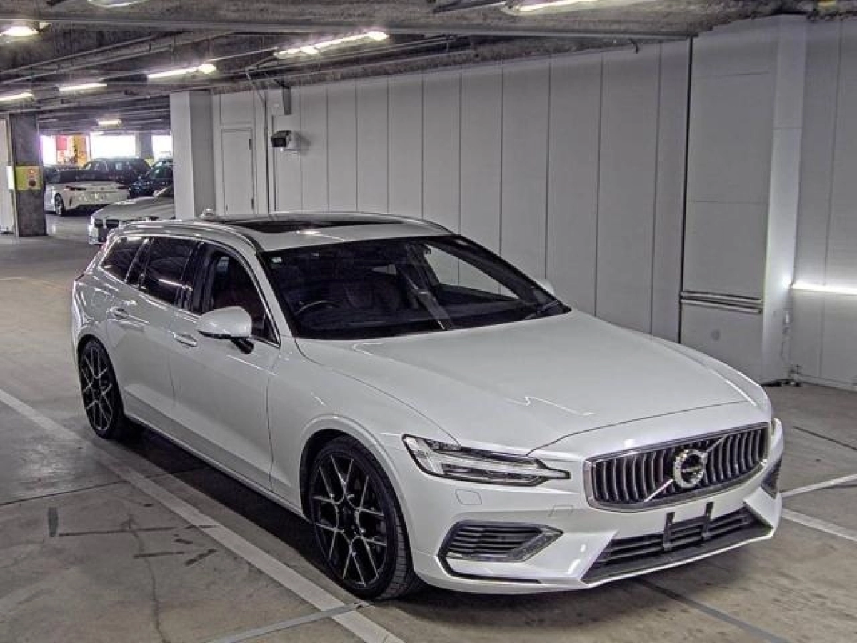 VOLVO V60 ZB420P 2020
