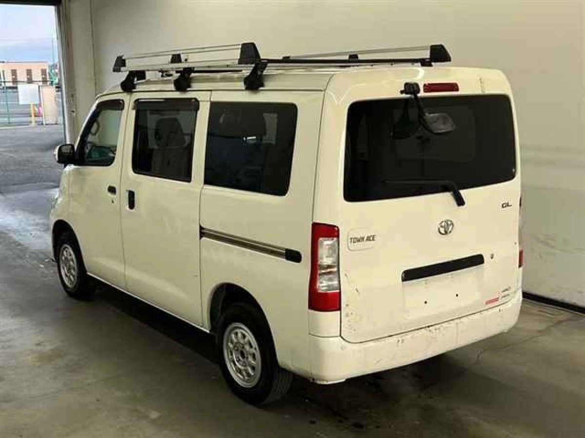 TOYOTA TOWN ACE VAN
