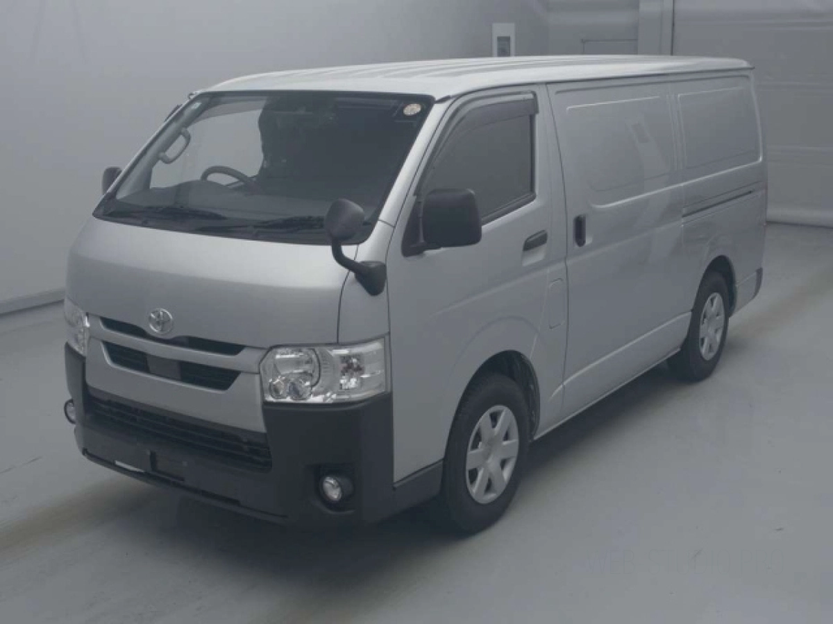 TOYOTA HIACE VAN TRH200V 2020