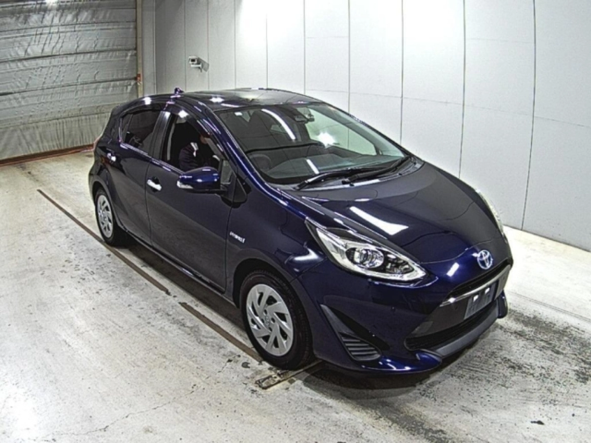 TOYOTA AQUA NHP10 2019