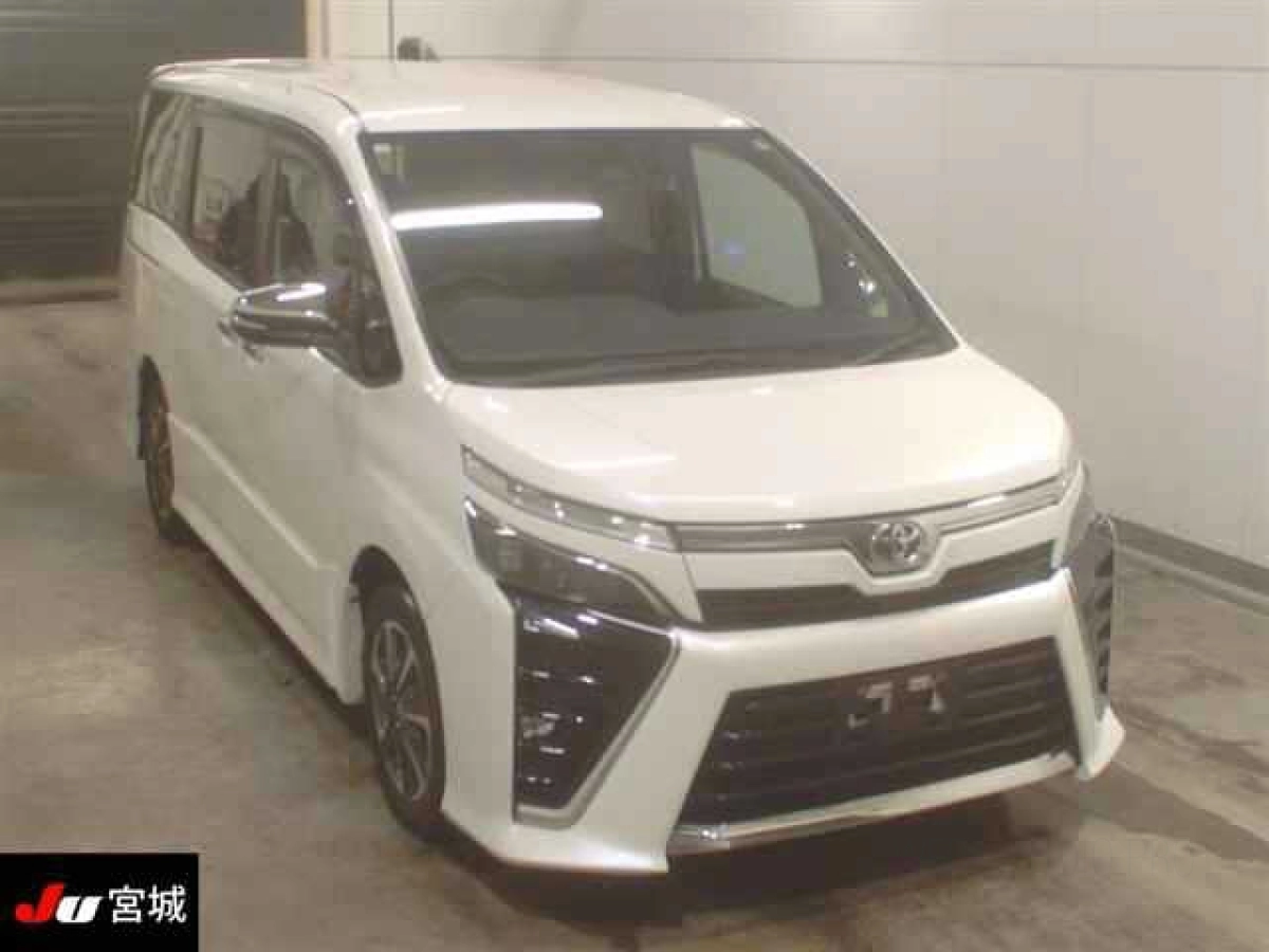 TOYOTA VOXY ZRR80W 2020