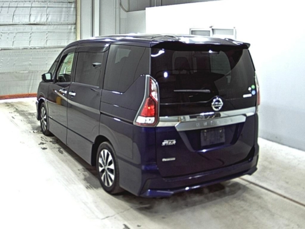 NISSAN SERENA