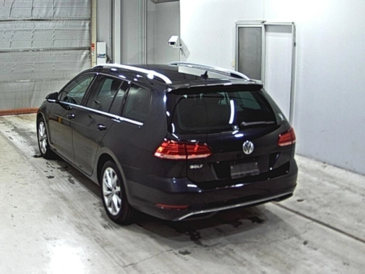 VOLKSWAGEN GOLF VARIANT