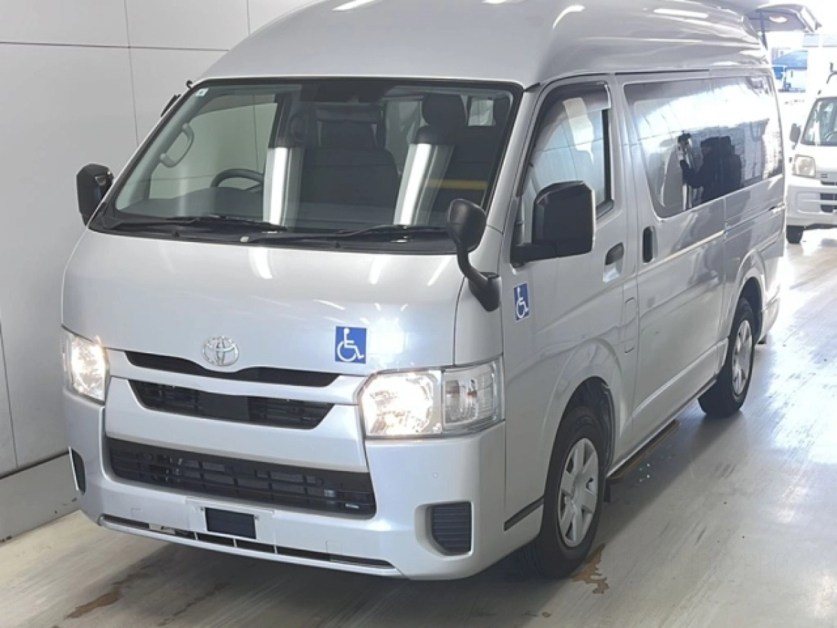 TOYOTA HIACE VAN TRH200K 2022