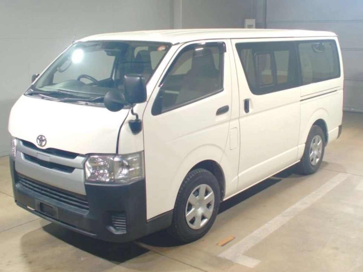 TOYOTA HIACE VAN TRH200V 2019