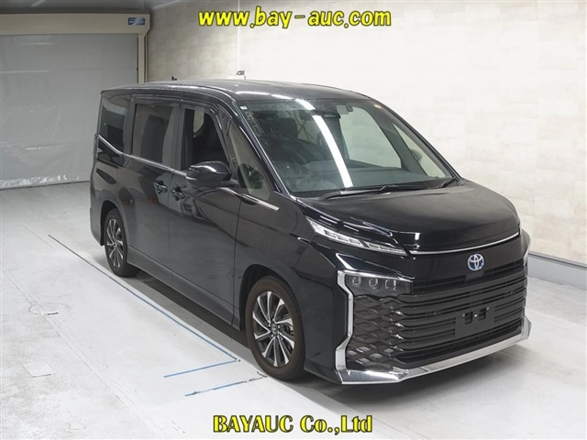 TOYOTA VOXY ZWR90W 2025