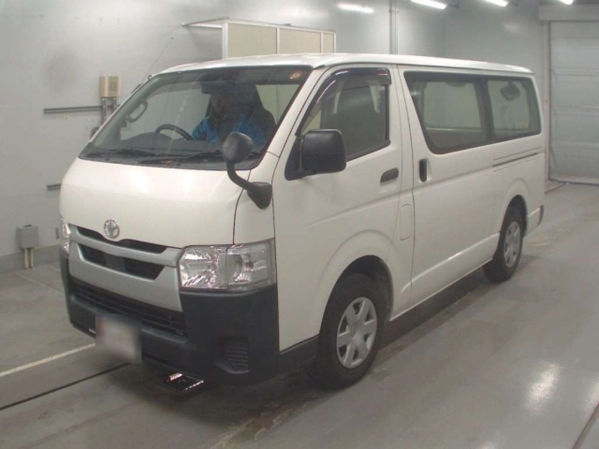 TOYOTA HIACE VAN TRH200V 2021