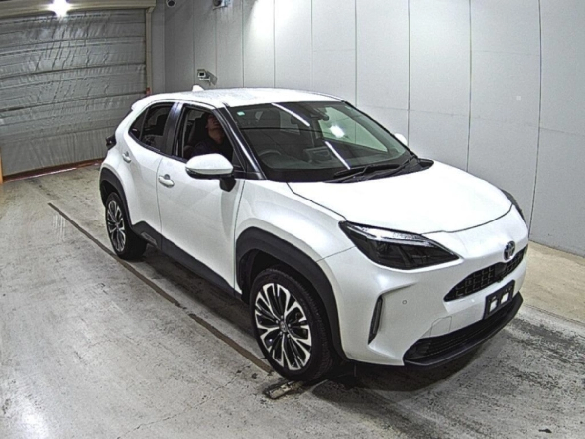 TOYOTA YARIS CROSS