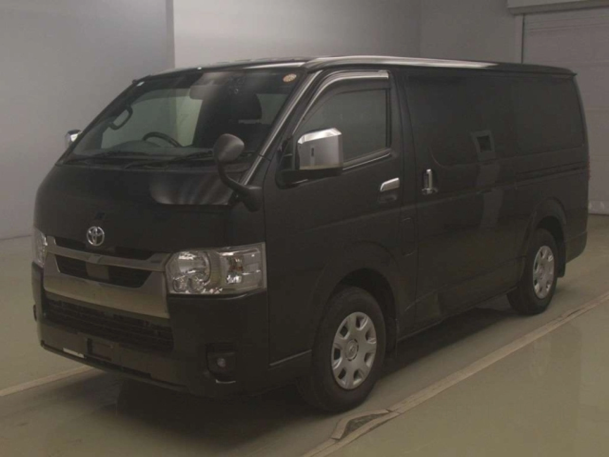 TOYOTA HIACE VAN TRH200V 2024